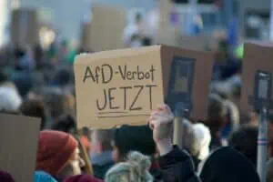 German Cities Can Join Anti-Extremism Alliances